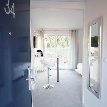 Hotel Le Privilège Châteaubourg